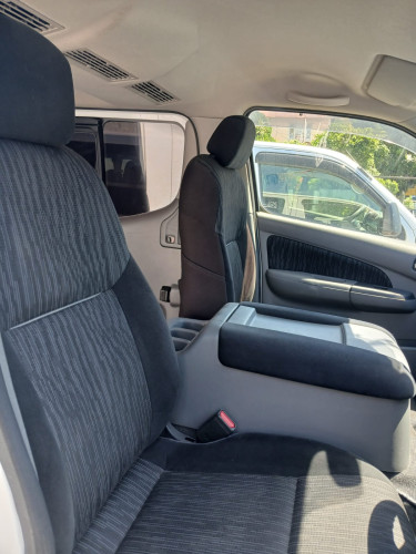 2018 Nissan Caravan 5-seater