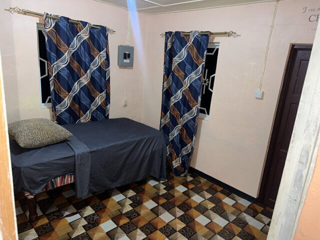 1 Bedroom For Working Professional Female