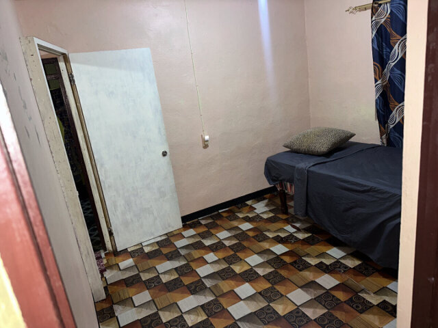 1 Bedroom For Working Professional Female