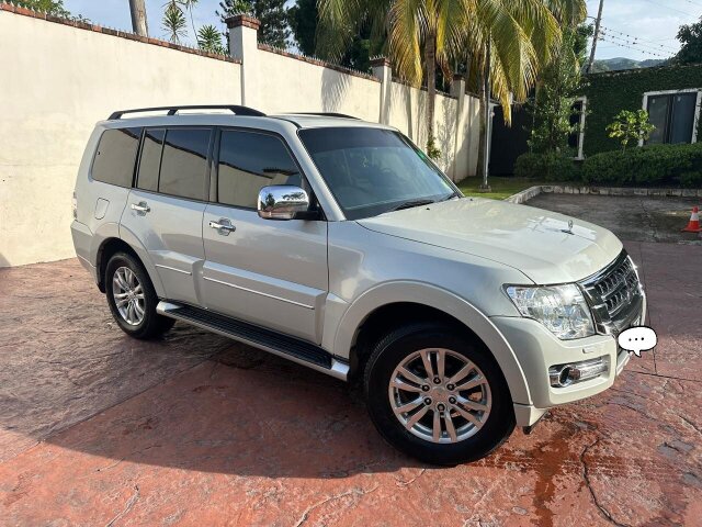 2020 Mitsubishi Pajero GLS