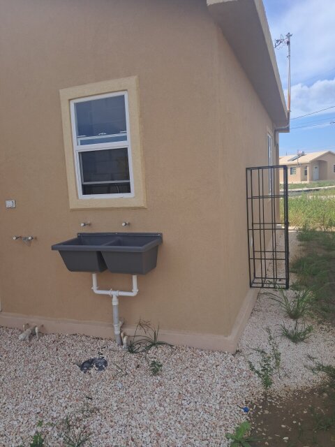 2 Bedroom, 1 Bath Property With Extra Yard Space