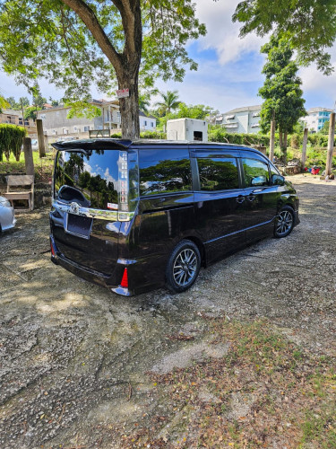 2015 Toyota Voxy