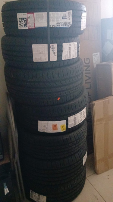 BRAND NEW TYRES!!!!!!!