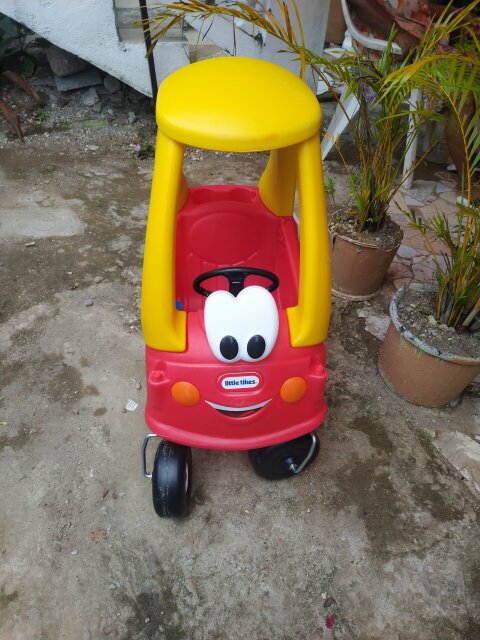 Little Tikes Cozy Coupe Car