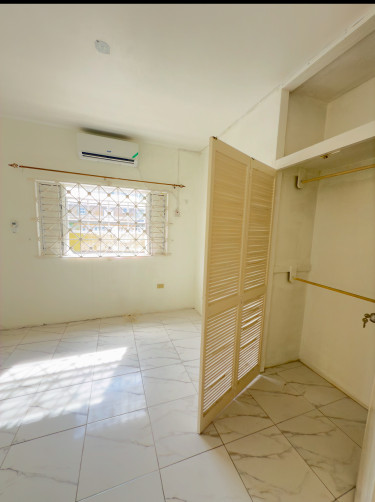 Unfurnished 2 Bedroom 1 Bath Emerald Estate