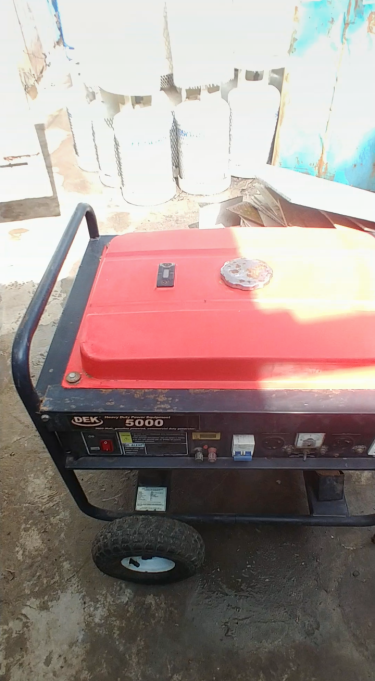 Dek 5000 Watt Generator