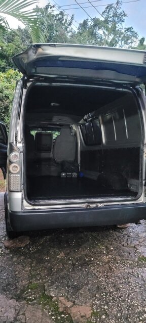 2010 Toyota Hiace