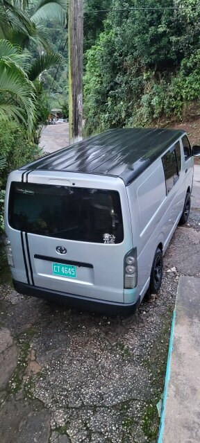 2010 Toyota Hiace