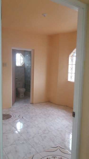 2 Bedroom 2 Bathroom Upstairs Apartment 