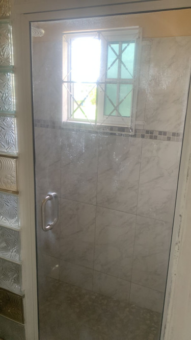 2 Bedroom 2 Bathroom Upstairs Apartment 