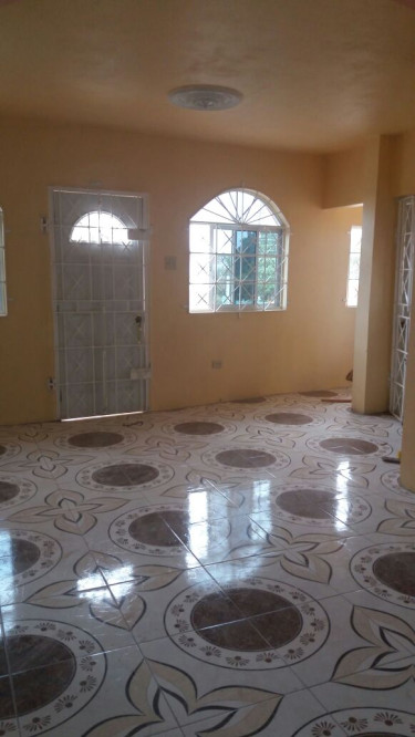 2 Bedroom 2 Bathroom Upstairs Apartment 