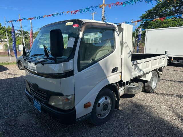 2010 Hino Dutro Truck