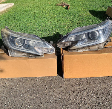 Pair Original Mark X Headlights & Mark X GS Grill