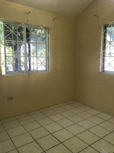 4 Bedrooms House For Rent In Spanish Town 