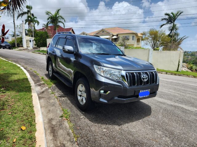 2018 Toyota Land Cruiser