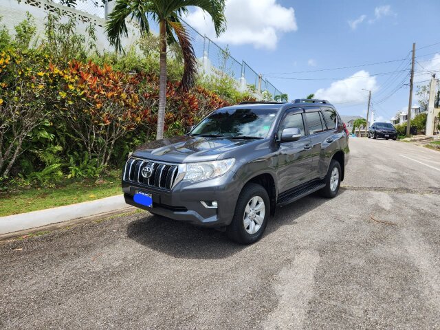 2018 Toyota Land Cruiser