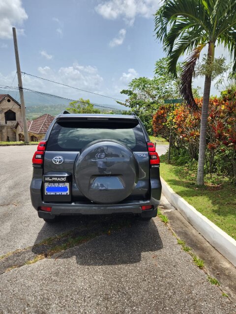 2018 Toyota Land Cruiser