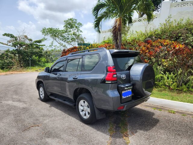 2018 Toyota Land Cruiser