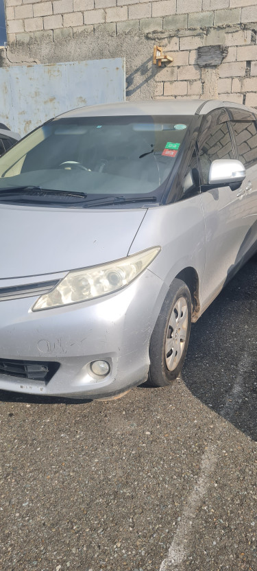 2013 Toyota Estima