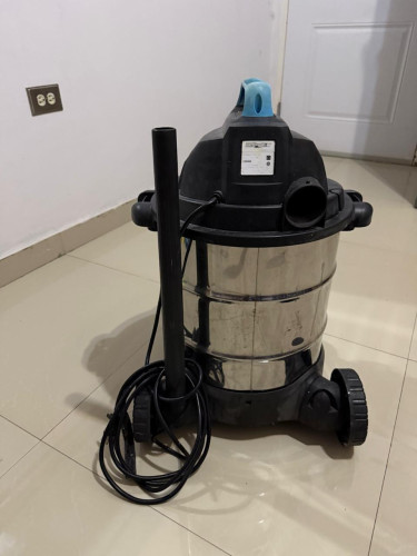 8 Gallon 4 HP Channel Lock Vacuum For Sale