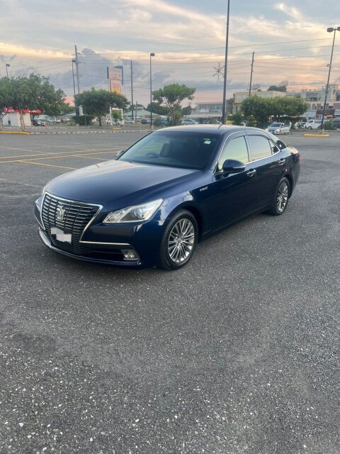 2013 Toyota Crown Royal Saloon $2.390  8763492969