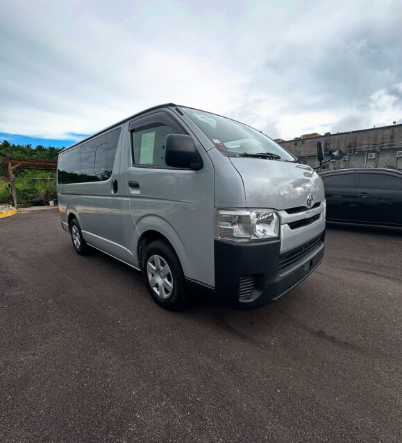 2018 TOYOTA HIACE