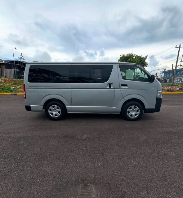 2018 TOYOTA HIACE