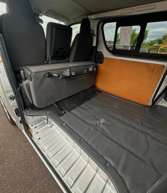 2018 TOYOTA HIACE