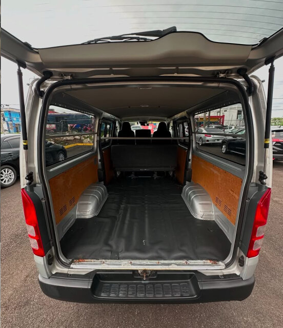 2018 TOYOTA HIACE