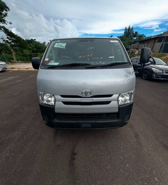 2018 TOYOTA HIACE