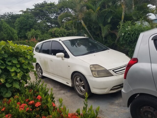 2002 Honda Stream Absolute