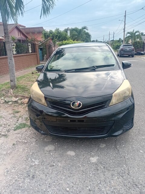 2013 Toyota Vitz $980K 8763492969