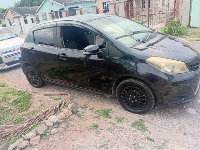 2013 Toyota Vitz $980K 8763492969