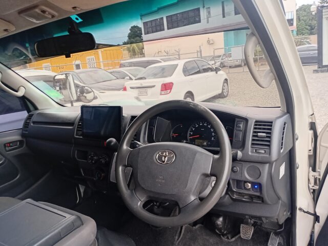 2016 Toyota Hiace $2.490 Million 8763492969