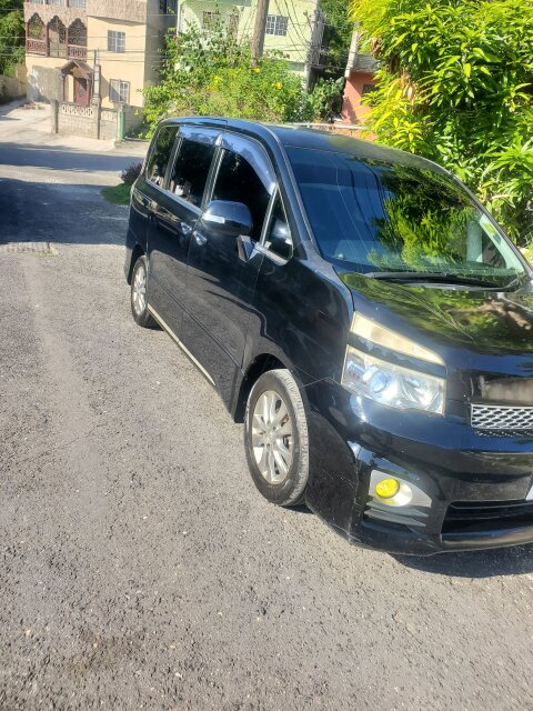 2012 Toyota Voxy Fully Loaded