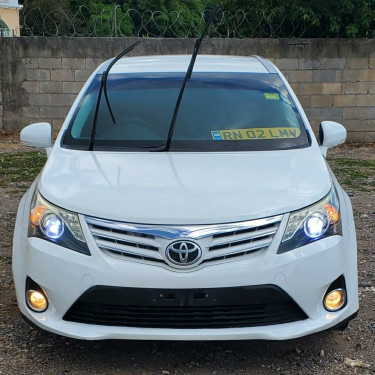 2012 Toyota Avensis 