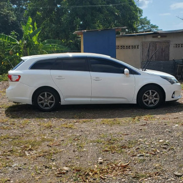 2012 Toyota Avensis 