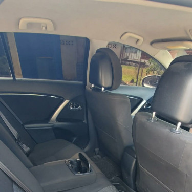 2012 Toyota Avensis 