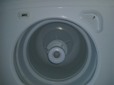 Whirlpool 17kg Washing Machine Less Than 1 Yr Old