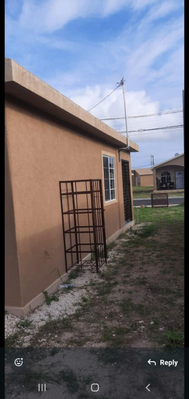 2 Bedroom, 1 Bathroom, Gated Community