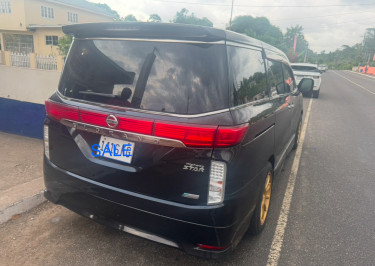 2012 NISSAN ELGRAND