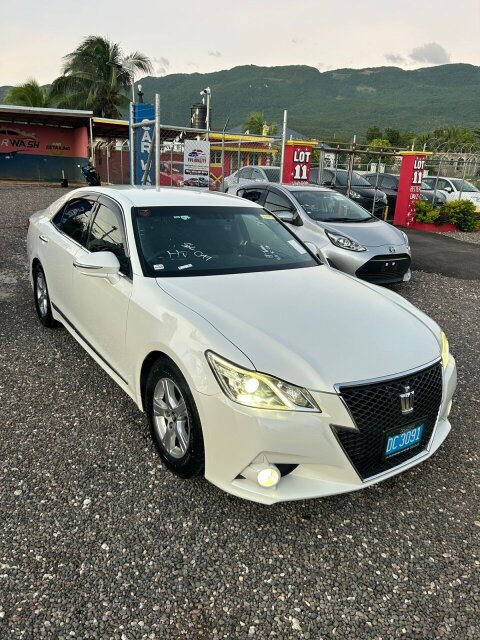 Newly Import 2015 Toyota Crown Athlete S