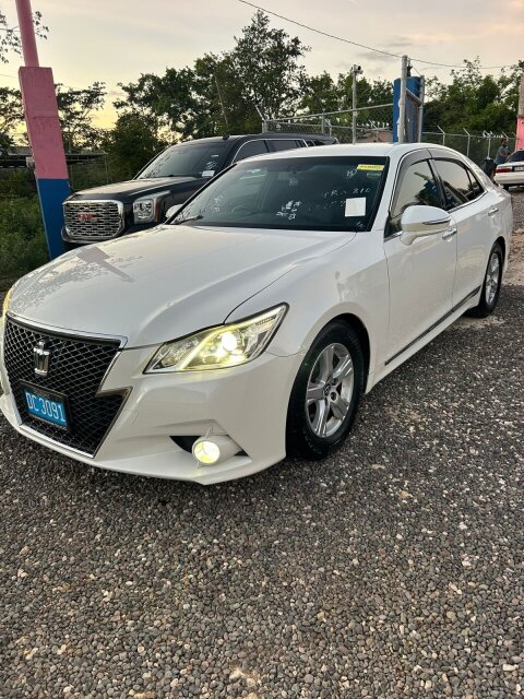 Newly Import 2015 Toyota Crown Athlete S