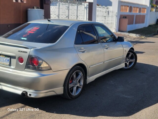 2004 Toyota Altezza