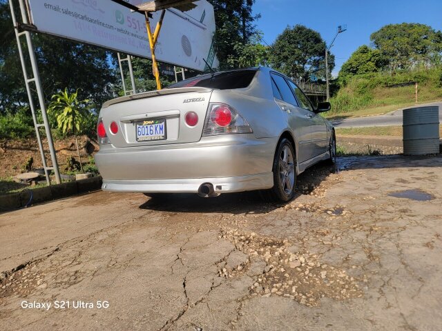 2004 Toyota Altezza