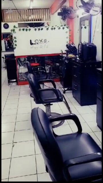 Nail..station..lash Space And Hair Booth