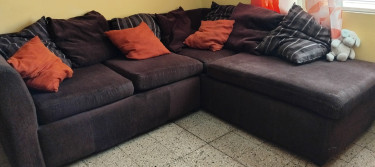 Pre-owned Choclate Brown Sectional W/throw Pillows