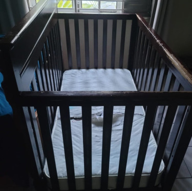 Baby Crib- Good Condition -(Need Matress)