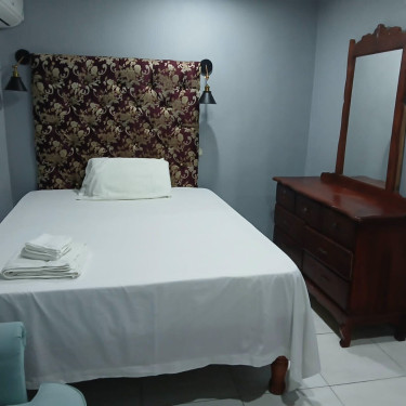 1 Bedroom Apt 5 Summerset Lodge