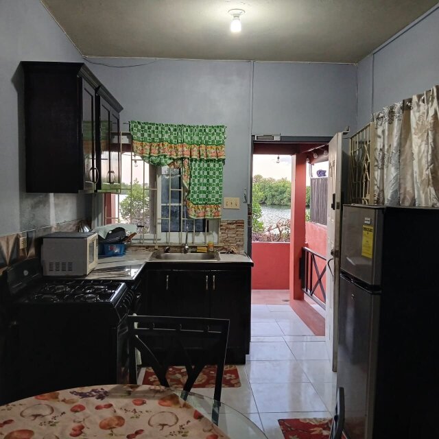 AIrbnb 1 Bed Summerset Lodge Apt 7 Airbnb & Hotels Edgewater, Portmore